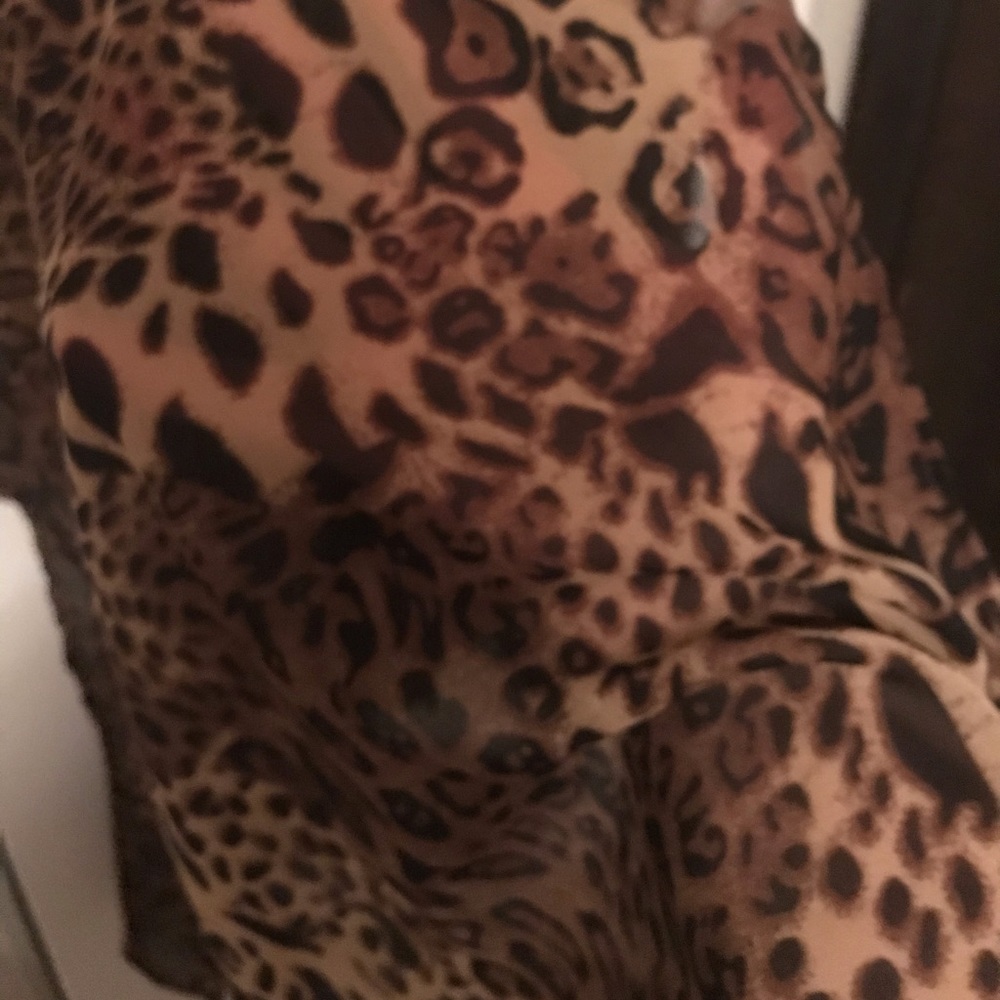 NWOT Leopard print sheer shawl. 💐promo 5 items / $50. Add to ur bundle - Picture 2 of 7